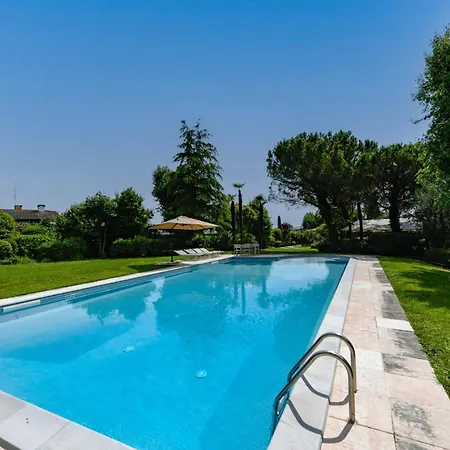 Villa Maria *