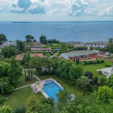 Villa Maria *